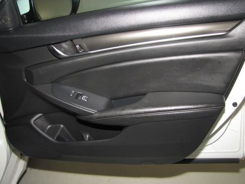 Used 2020 Honda Accord Sport image 20