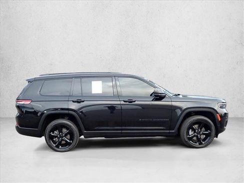 Used 2024 Jeep Grand Cherokee L Laredo AWD/4WD image 5