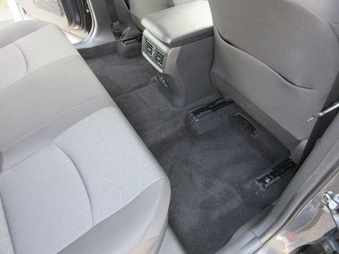 Used 2024 Toyota RAV4 XLE AWD/4WD image 20