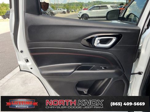 Used 2024 Jeep Compass Trailhawk image 16