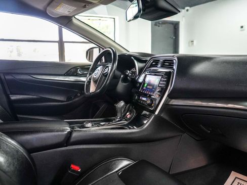 Used 2021 Nissan Maxima 3.5 SV w/ Floor Mat Group FWD image 11