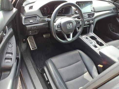 Used 2018 Honda Accord Sport image 18