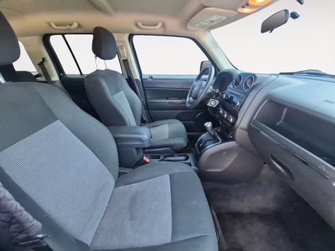 Used 2014 Jeep Patriot Sport w/ Power Value Group FWD image 14