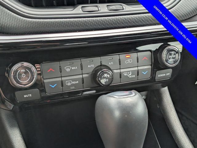 Used 2025 Jeep Compass Latitude w/ Sun & Sound Group AWD/4WD image 25