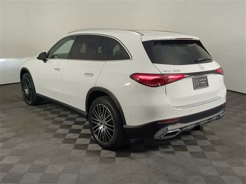 Used 2026 Mercedes-Benz GLC 300 4MATIC image 3