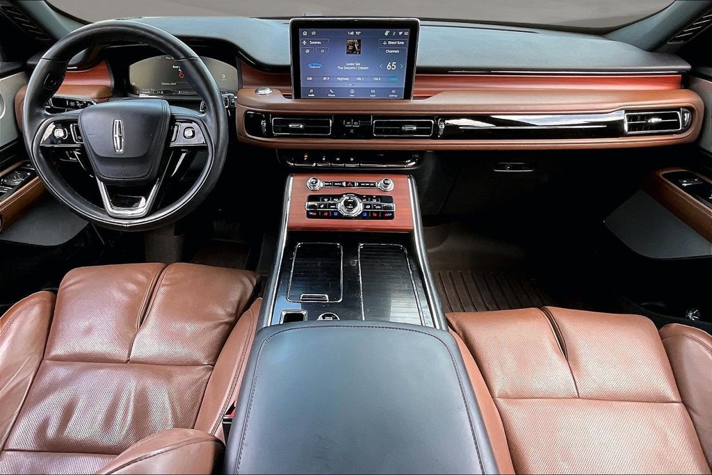 Used 2023 Lincoln Aviator Reserve w/ Equipment Group 201A AWD/4WD image 7