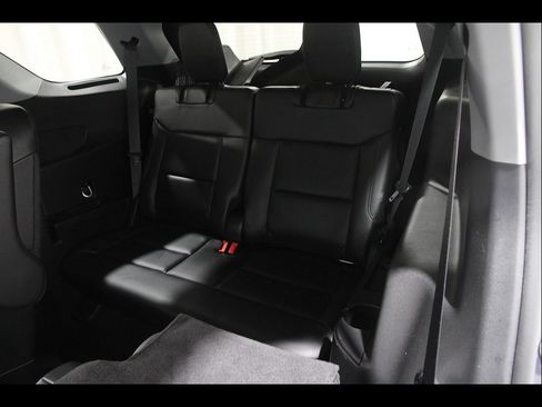 Used 2023 Ford Explorer XLT w/ Equipment Group 202A AWD/4WD image 19
