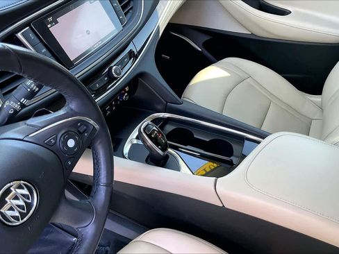 Used 2019 Buick Enclave Premium image 16