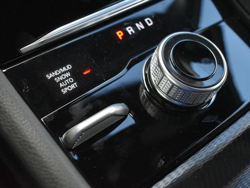 New 2025 Jeep Grand Cherokee Limited w/ Trailer Tow Package image 32