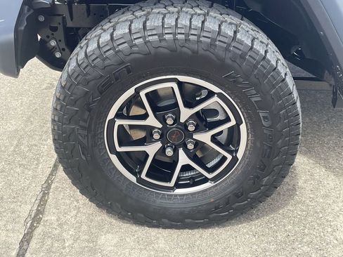 New 2025 Jeep Gladiator Rubicon w/ Safety Group image 11