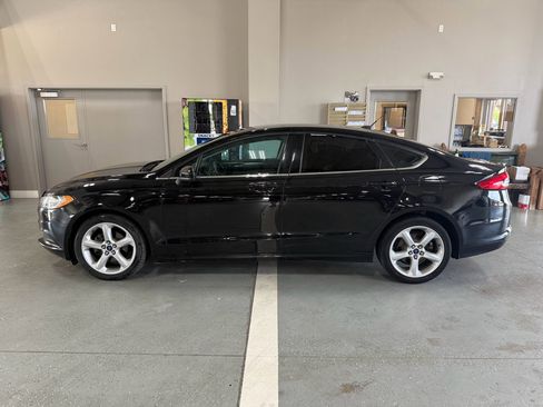 Used 2017 Ford Fusion S FWD image 1