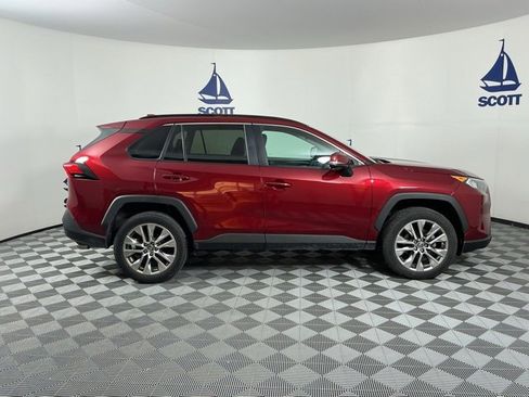 Used 2019 Toyota RAV4 XLE Premium w/ Cold Weather Package image 6