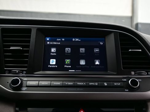 Used 2017 Hyundai Elantra Limited FWD image 17