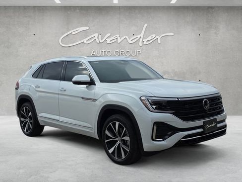 Used 2025 Volkswagen Atlas Cross Sport SEL Premium R-Line image 2