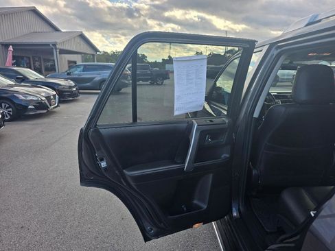 Used 2016 Toyota 4Runner SR5 image 8