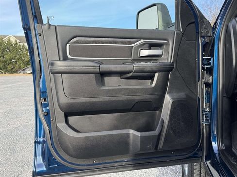 Used 2024 RAM 2500 Big Horn w/ Safety Group image 25