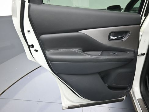 Used 2024 Nissan Murano SV w/ SV Midnight Edition Package image 15