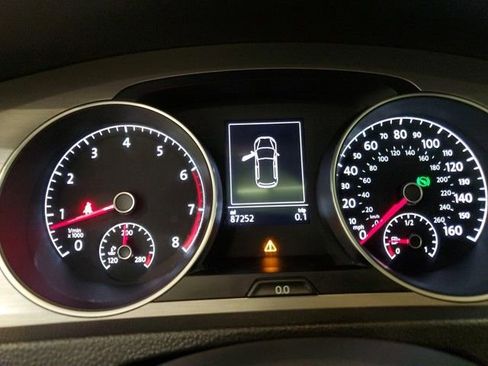 Used 2015 Volkswagen Golf S w/ Lighting Package image 16