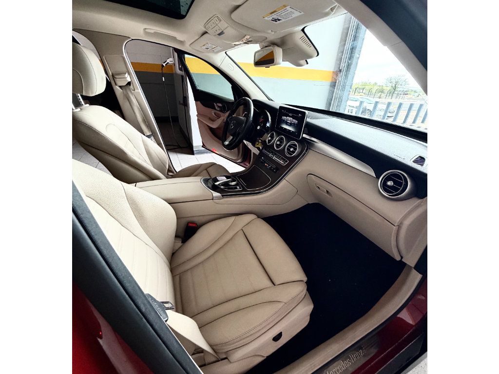 Used 2019 Mercedes-Benz GLC 300 4MATIC image 16