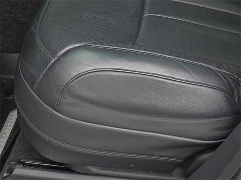 Used 2024 Land Rover Range Rover Long Wheelbase Autobiography image 29