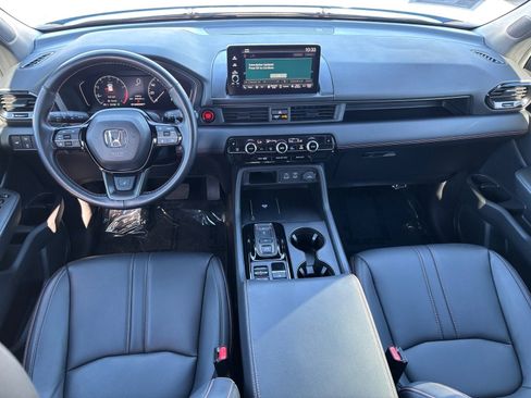 Used 2025 Honda Pilot TrailSport image 19