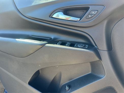 Used 2020 Chevrolet Equinox LT w/ Driver Convenience Package FWD image 28