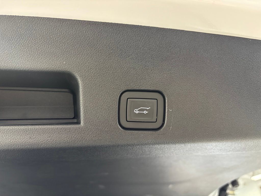 Used 2026 Chevrolet Traverse LT FWD image 58