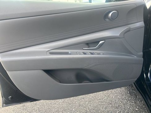 Certified 2023 Hyundai Elantra SEL image 11