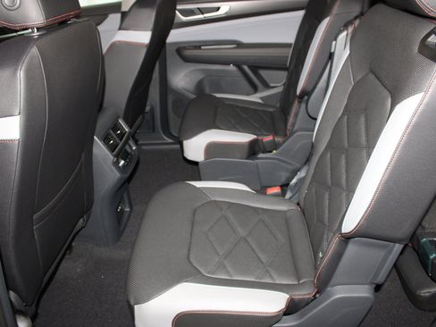 New 2026 Volkswagen Atlas Peak Edition AWD/4WD image 25