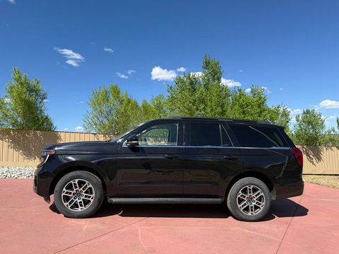 Used 2025 Ford Expedition Active image 4