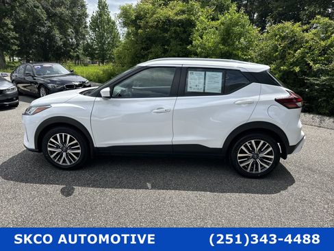 Used 2024 Nissan Kicks SV image 2