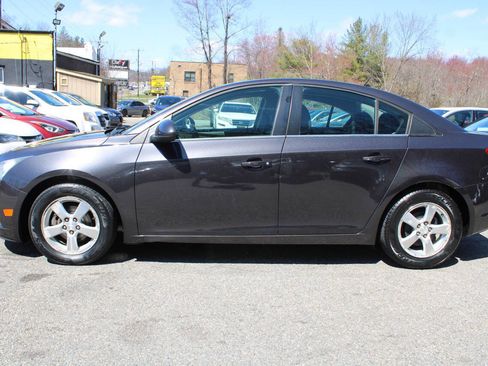 Used 2014 Chevrolet Cruze LT image 12