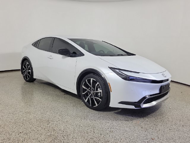 Used 2026 Toyota Prius Plug-In Hybrid FWD image 4
