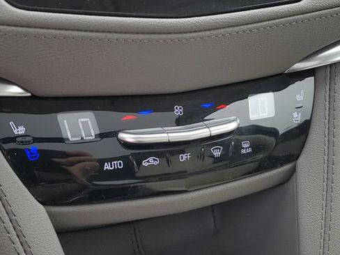 Certified 2024 Cadillac XT5 Premium Luxury w/ LPO, Floor Liner Package AWD/4WD image 17