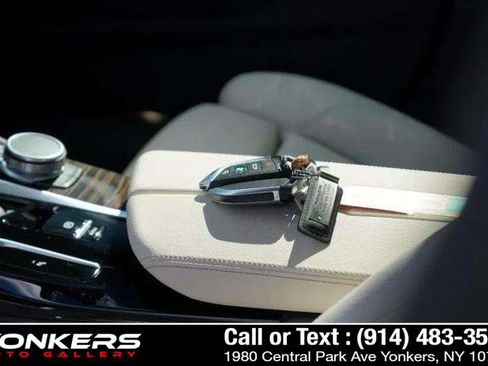 Used 2022 BMW 540i xDrive w/ Premium Package image 57