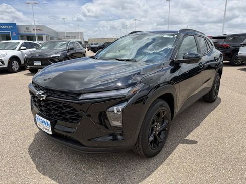 New 2026 Chevrolet Trax LT w/ Driver Confidence Package FWD image 5