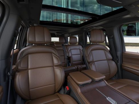 New 2025 Lincoln Navigator L Reserve AWD/4WD image 10