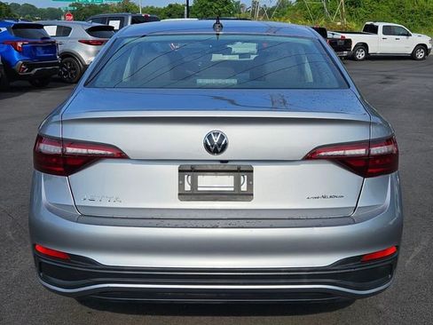 Used 2024 Volkswagen Jetta S image 6