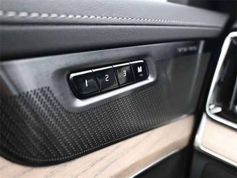 New 2026 Volvo XC90 B6 Plus w/ Protection Package Premier image 36