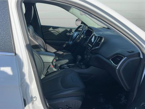 Used 2021 Jeep Cherokee Limited image 24