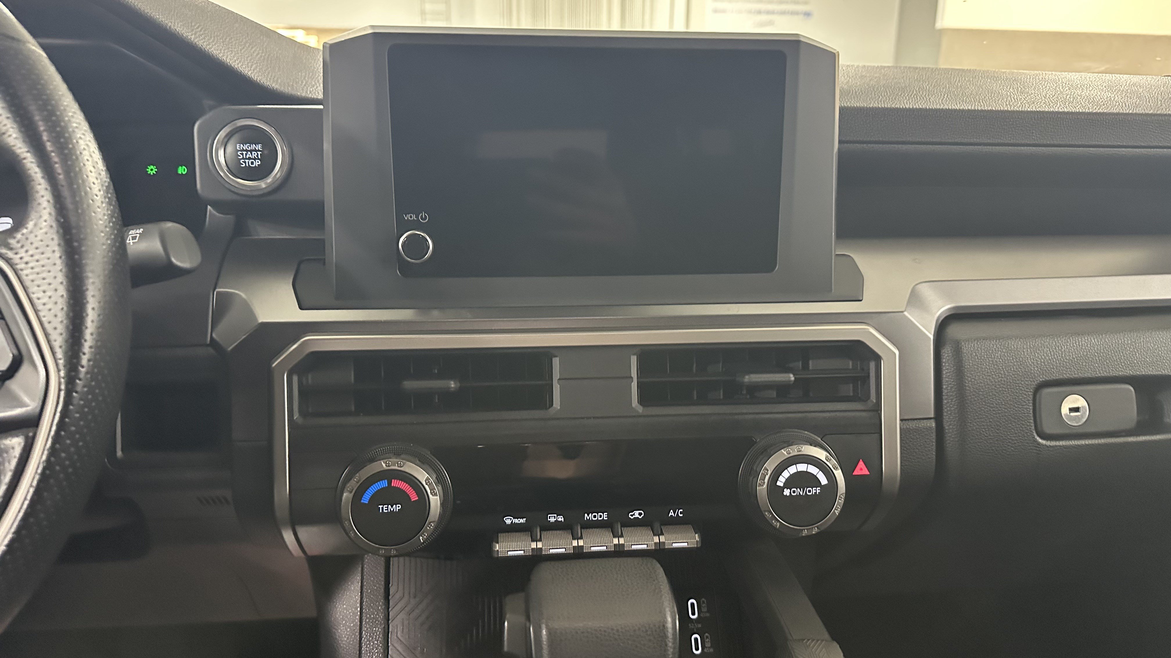 Used 2025 Toyota 4Runner SR5 AWD/4WD image 31