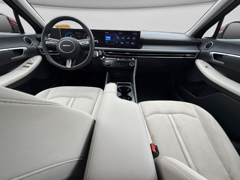 Used 2025 Hyundai Sonata SEL FWD image 24
