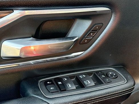 Used 2019 RAM 1500 Laramie AWD/4WD image 19