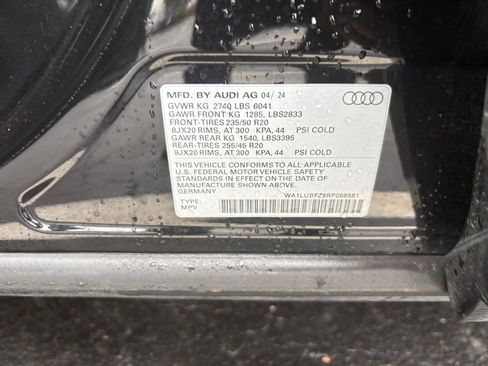 Used 2024 Audi Q4 e-tron Premium Plus image 14