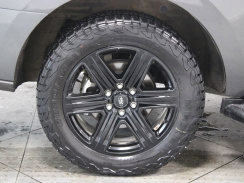 Used 2021 Ford Expedition XLT image 14