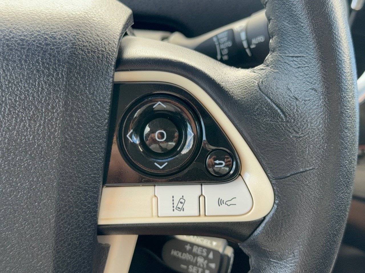 Used 2018 Toyota Prius Four w/ Advanced Technology Package FWD image 19