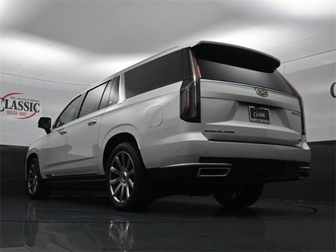 Used 2021 Cadillac Escalade ESV Premium Luxury Platinum image 26