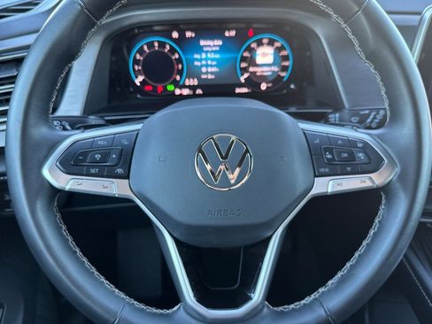 Used 2025 Volkswagen Atlas Cross Sport SE image 15