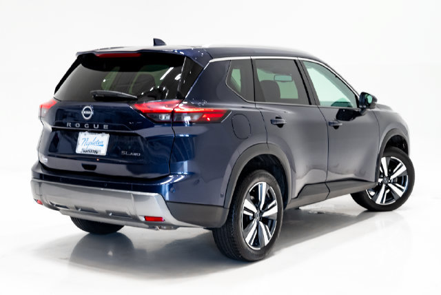 Used 2026 Nissan Rogue SL AWD/4WD image 34