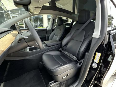 Used 2024 Tesla Model Y Long Range RWD image 19